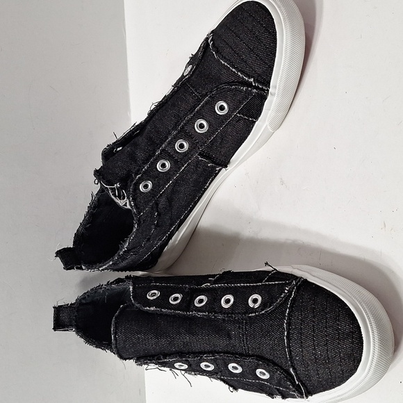 Corky’s Women’s Black Distressed Grunge Slip-On Streetwear Sneakers Size 10 - Picture 2 of 11